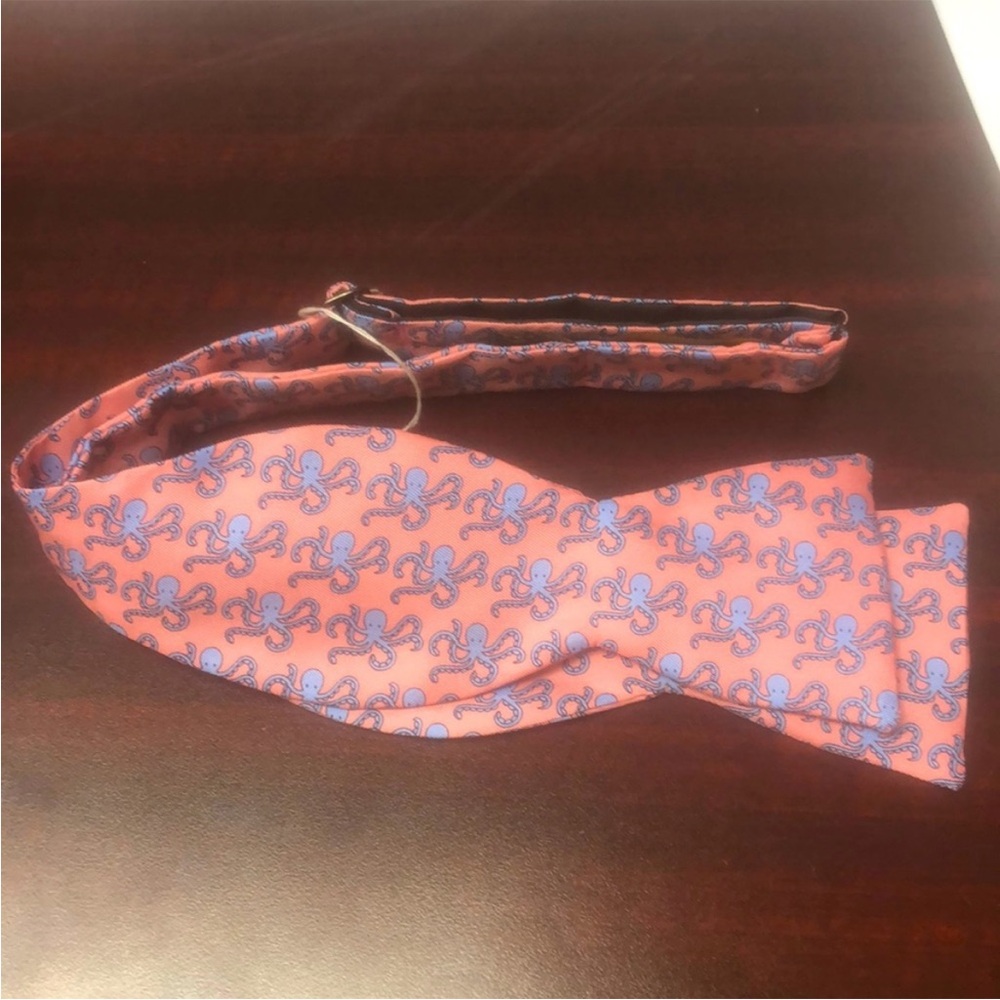 NWT Josh Bach Silk Bow Tie with Pink Blue Octopus Print